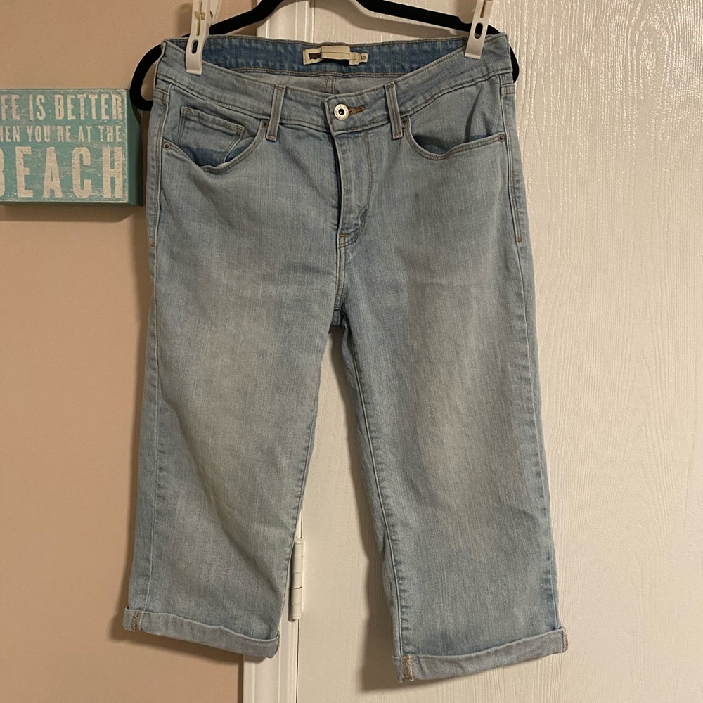 Vintage Levi capris